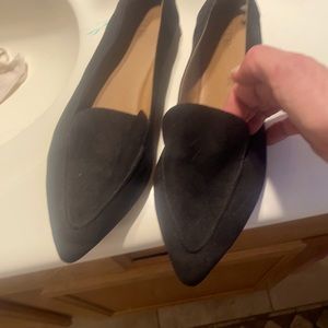Black flat shoes